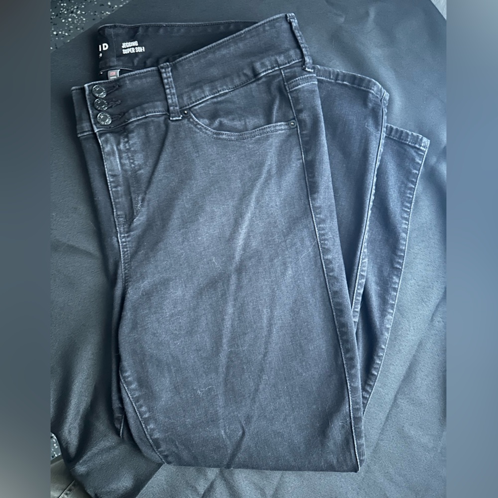 Torrid jeggings- black- lightly used!
